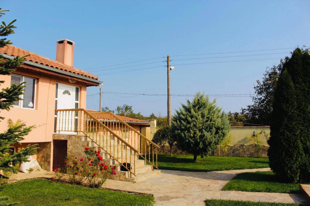 Ezerets Guest House Anita Экстерьер фото