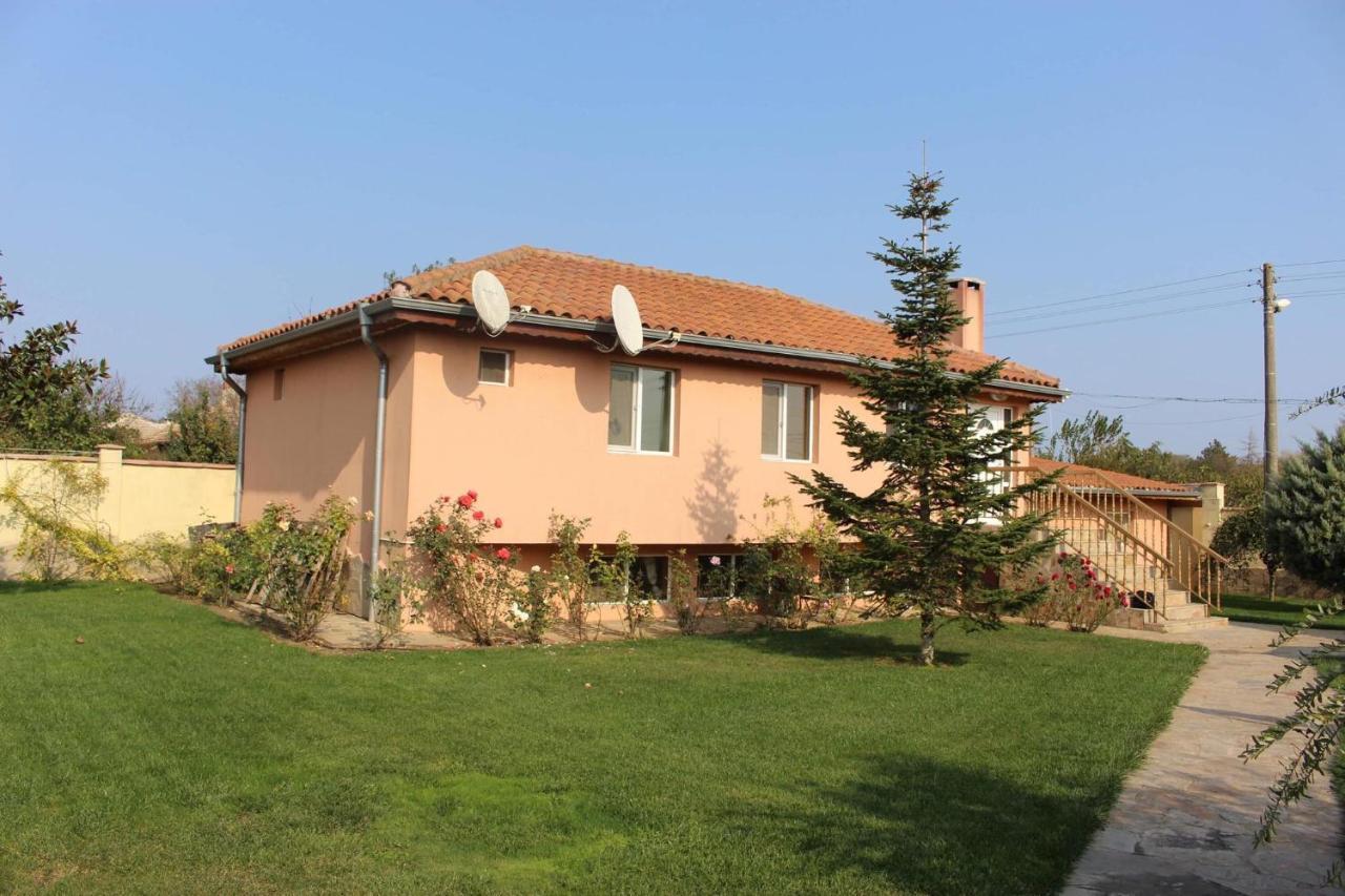 Ezerets Guest House Anita Экстерьер фото